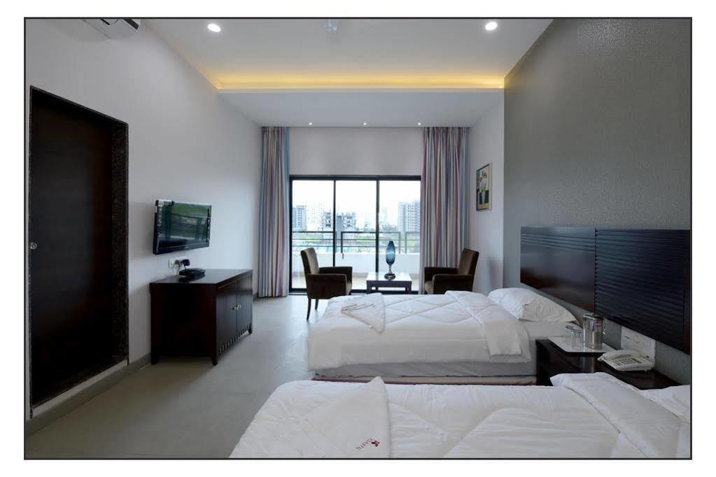 Oyo 710 Hotel Kshitij Pune Exterior foto